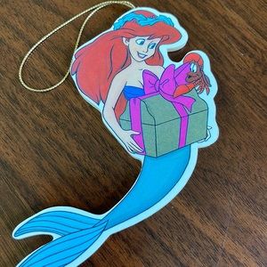 VINTAGE DISNEY ARIEL & SEBASTIAN THE LITTLE MERMAID ORNAMENT - SO CUTE!